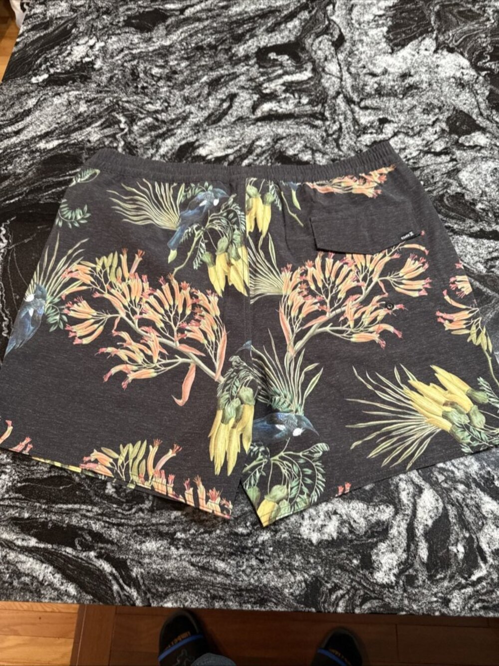 Roark Shorey  16” Elastic Waist Trunks Tui Floral Black Mens XL NWT RB425 $66 - Picture 6 of 9